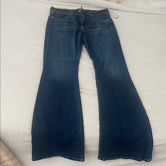 Veronica Beard Women's Blue Flared Jeans (Never Worn) - Picture 2 of 7